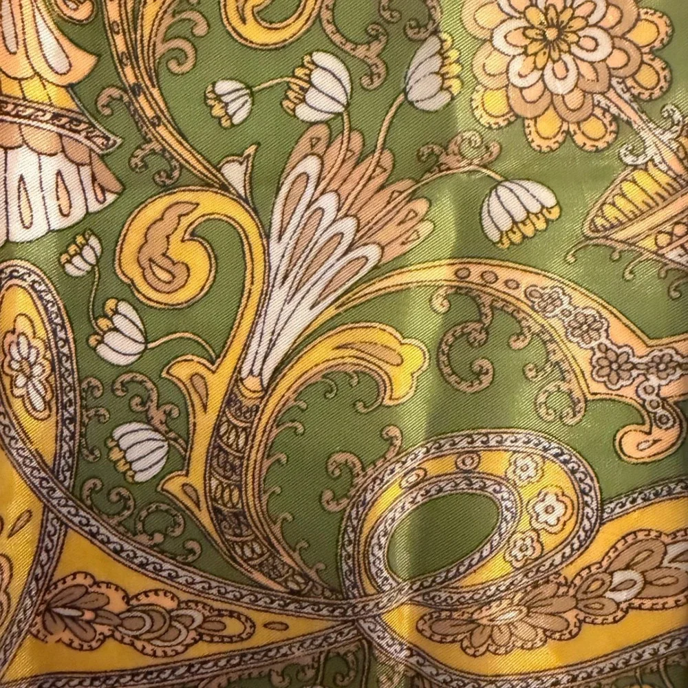 Vintage Ornate Medallion Floral Scarf Womens Green Gold Sophisticated‎ Classic
